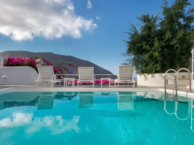 House with pool in Santorini for Sale, Santorini Property