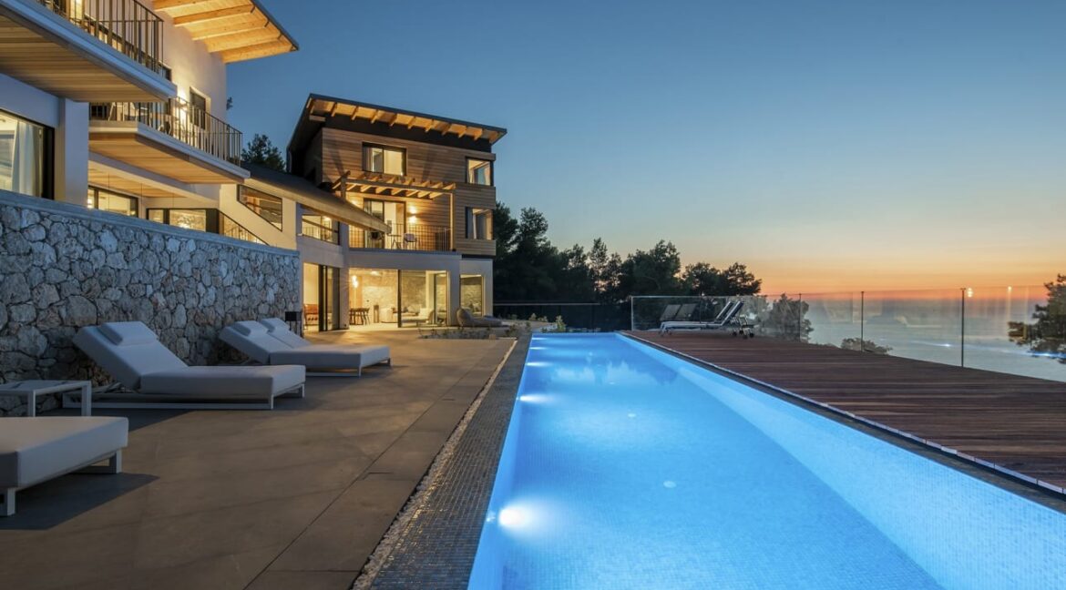 Luxurious Villa for sale in Lefkada, with Breathtaking Views 3