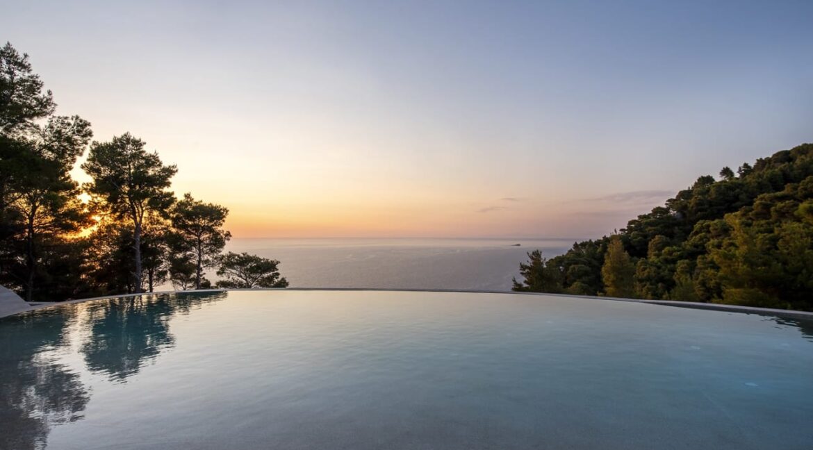 Luxurious Villa for sale in Lefkada, with Breathtaking Views 4