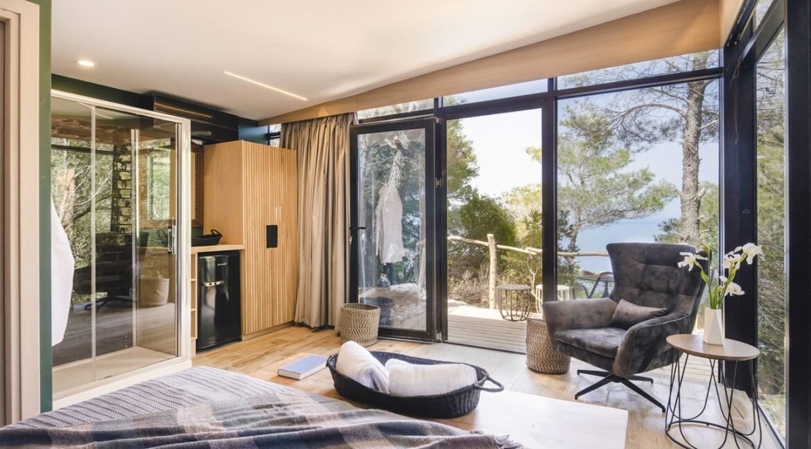 Luxurious Villa for sale in Lefkada, with Breathtaking Views 9