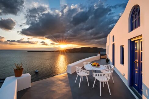 Luxury Cave House at Oia Santorini for sale