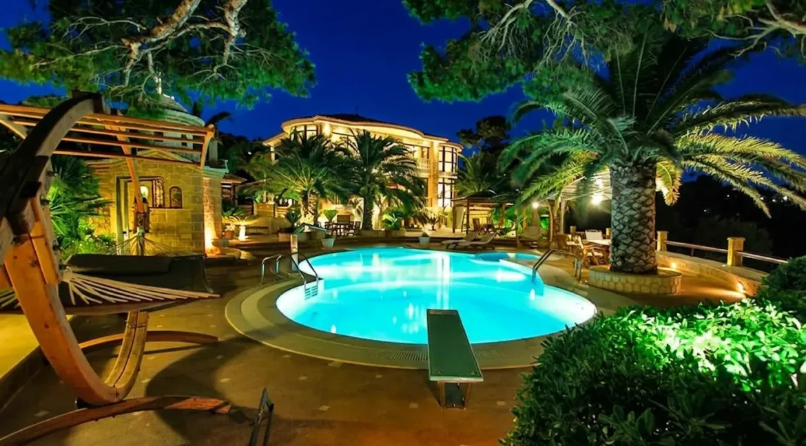 Luxury Sea Front Villa Attica - Porto Germeno 9