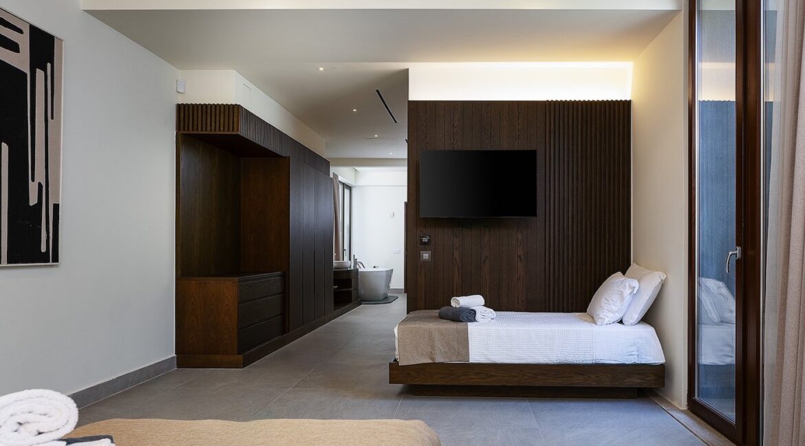 Luxury Villa Near Elounda Crete for sale 20