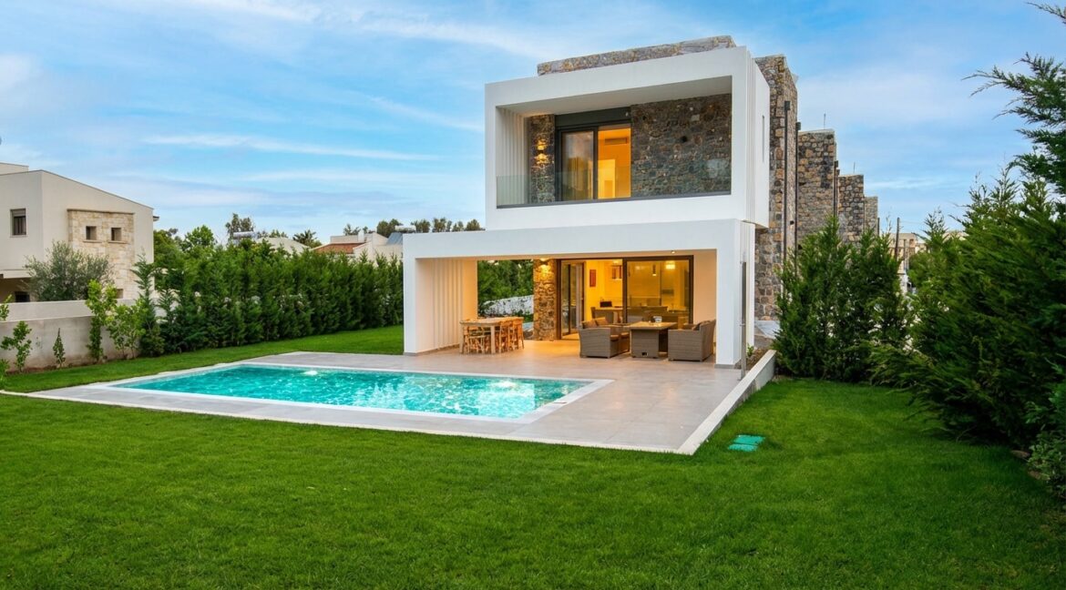 Modern villa for sale Pefkochori Halkidiki