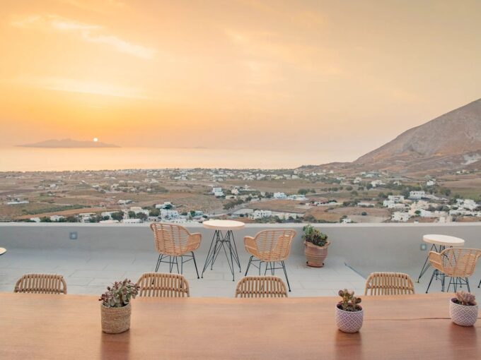 Neoclassical Mansion for Sale in Santorini, Exo Gonia