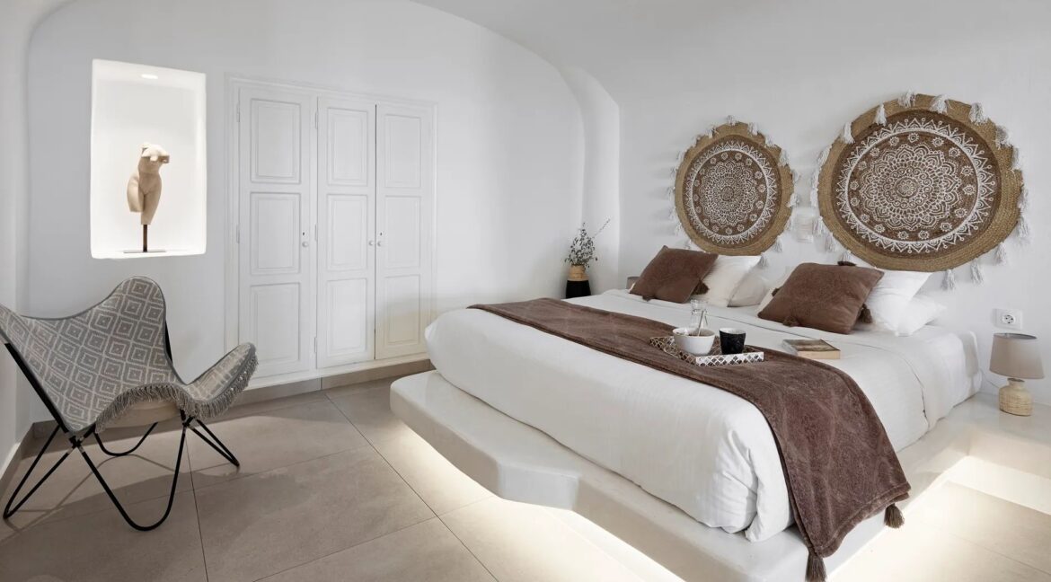 Neoclassical Mansion for Sale in Santorini, Exo Gonia 9