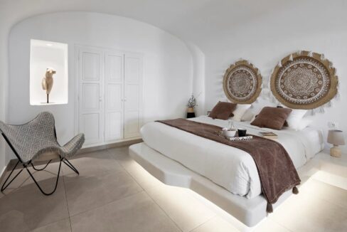 Neoclassical Mansion for Sale in Santorini, Exo Gonia 9