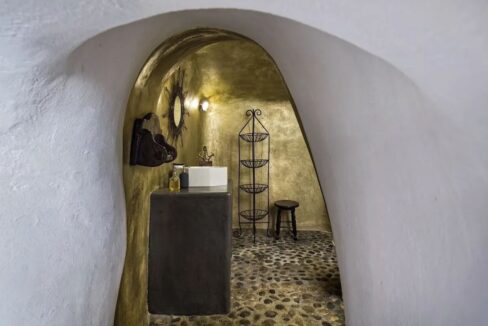 Property for sale Santorini Emporio 19