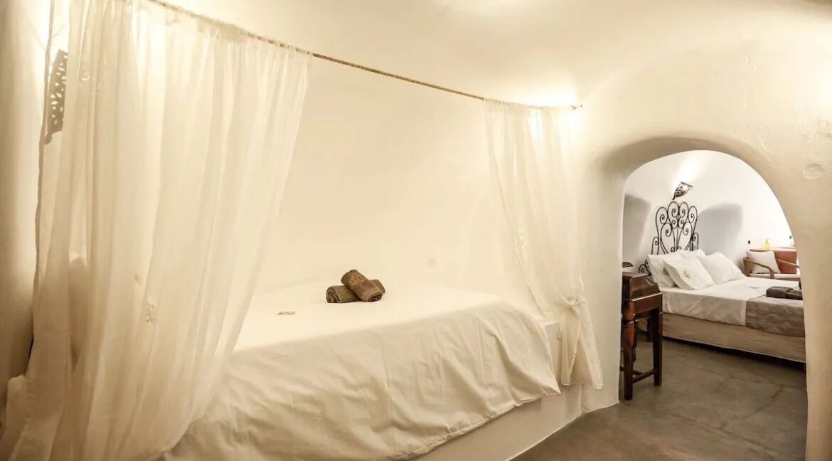 Property for sale Santorini Emporio 25