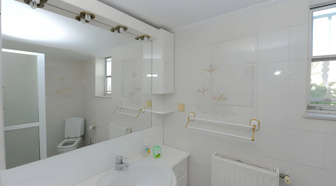 Sea View House for Sale in Syros, Megas Gialos 1