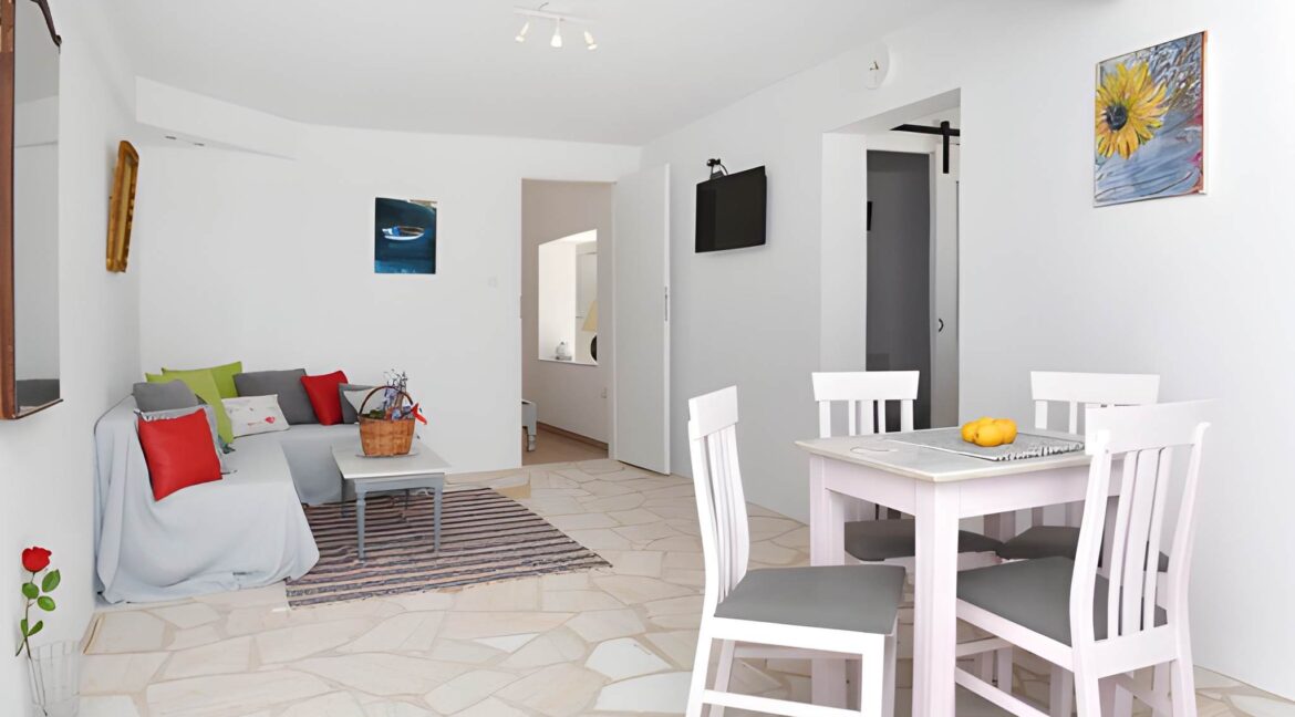 Sea View House for Sale in Syros, Megas Gialos 3