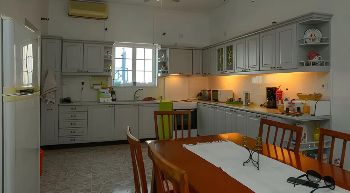 Sea View House for Sale in Syros, Megas Gialos 3