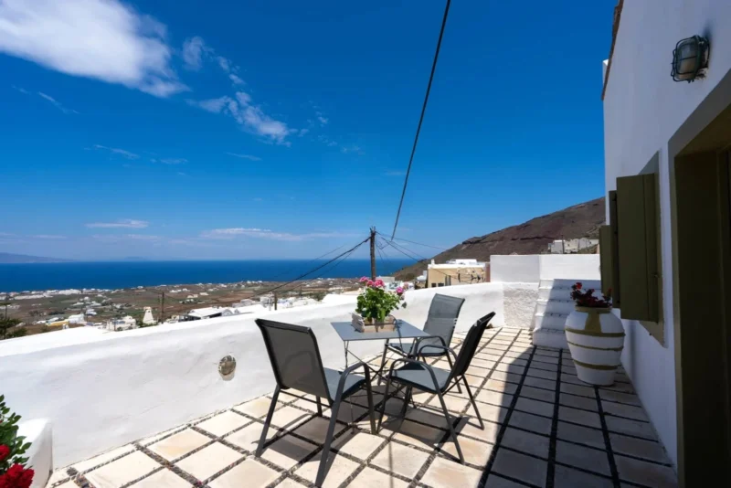 Traditional House for Sale in Finikia Santorini