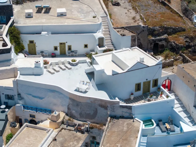 Traditional House for Sale in Finikia Santorini