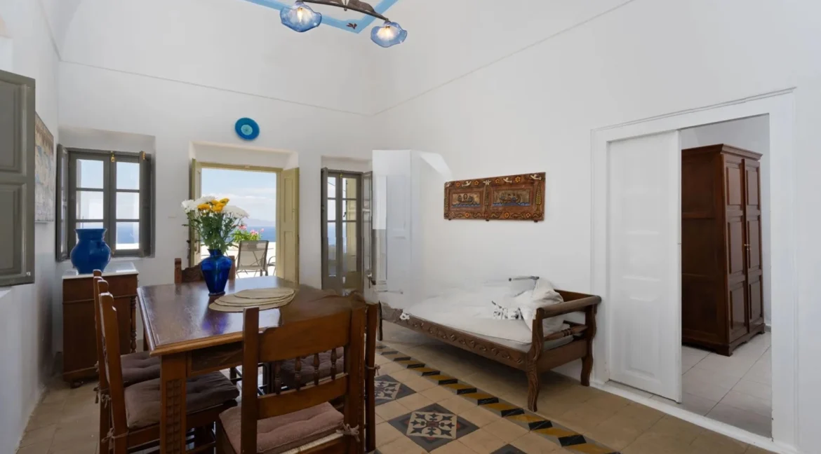 Traditional House for Sale in Finikia Santorini 4