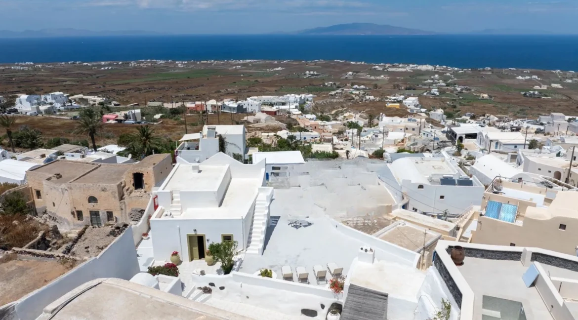 Traditional House for Sale in Finikia Santorini 5