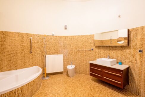 Unique Villa for Sale in Corfu 12