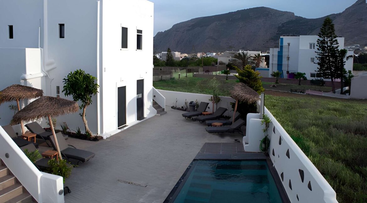4★ Hotel for Sale in Kamari – Santorini 2