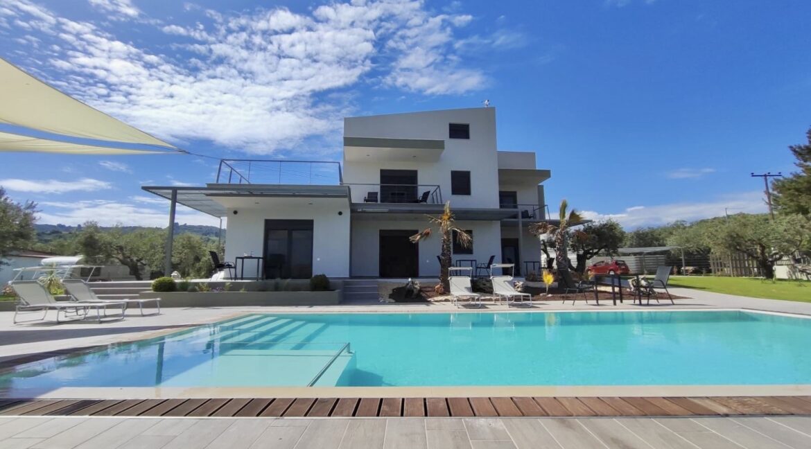 5 Apartments Villa for sale Sithonia - Ormos Panagias