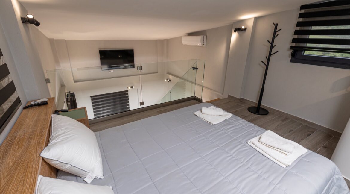 5 Apartments Villa for sale Sithonia - Ormos Panagias 4