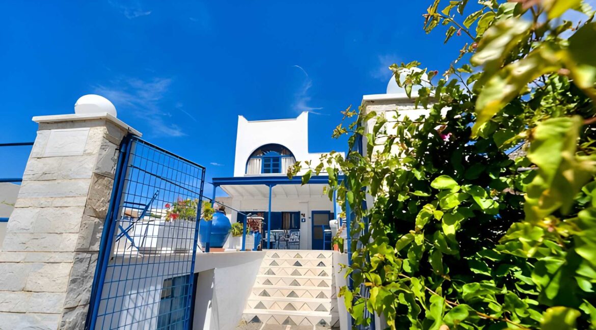 Listing photograph 5 of 25 of the house in Perissa, published by Greek Exclusive Properties.
