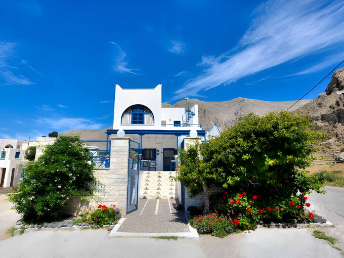 Beachfront Hotel for Sale in Santorini – Perissa
