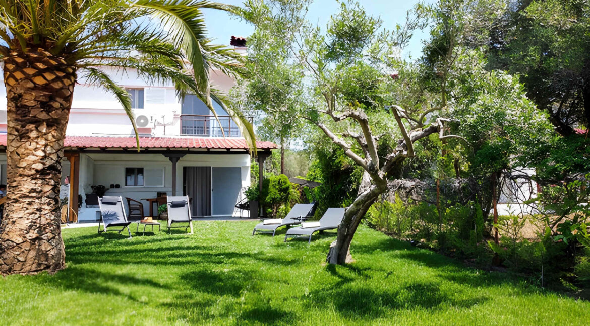 Beachfront House for Sale in Sithonia, Neos Marmaras 10