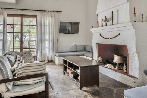 Beachfront Villa with Direct Sea Access for Sale in Sithonia 1