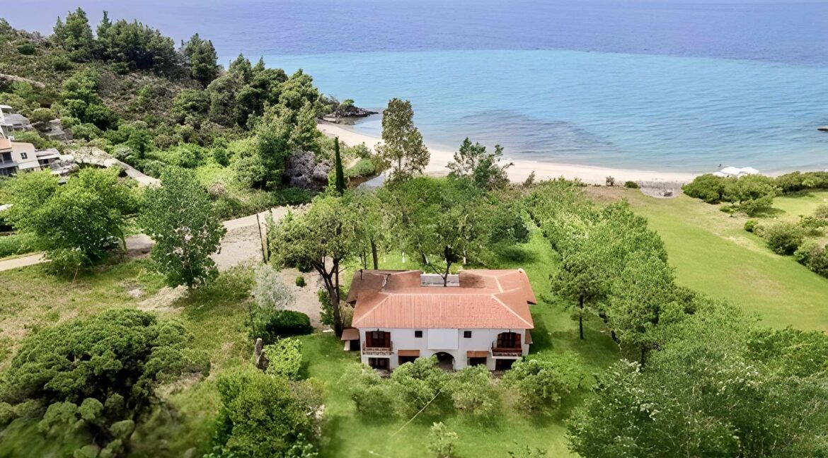 Beachfront Villa with Direct Sea Access for Sale in Sithonia