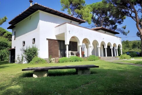 Beachfront Villa with Direct Sea Access for Sale in Sithonia 9