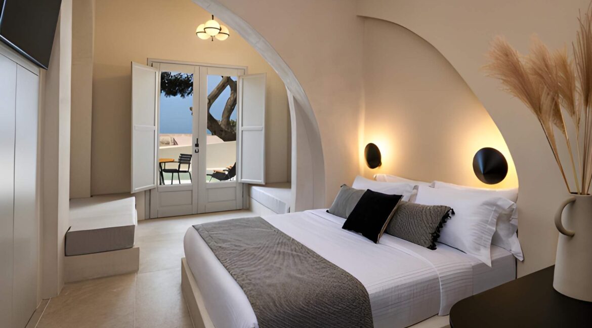 Boutique Hotel for Sale in Pyrgos Santorini 3
