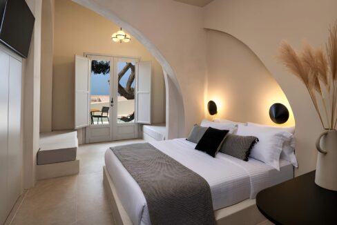 Boutique Hotel for Sale in Pyrgos Santorini 3