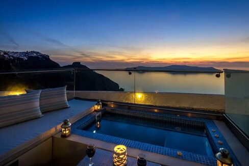Luxury Hotel for sale in Santorini with 9 Suites