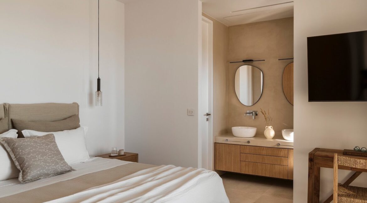 Luxury Sea-View Villa for Sale in Paros 18