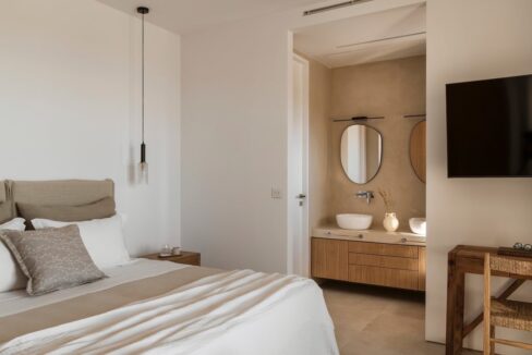 Luxury Sea-View Villa for Sale in Paros 18
