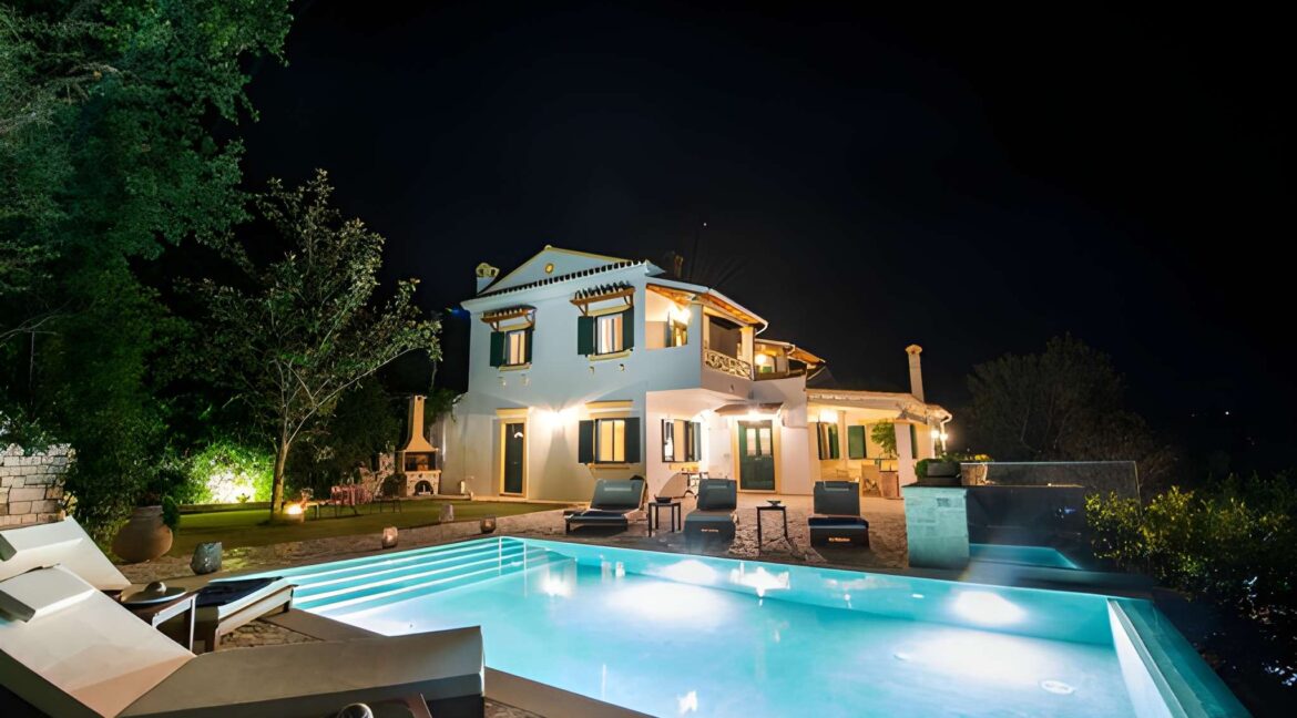 Luxury Villa for Sale in Central Corfu with Panoramic Views 1