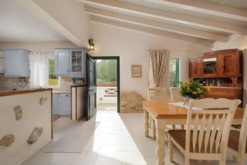 Luxury Villa for Sale in Central Corfu with Panoramic Views 10