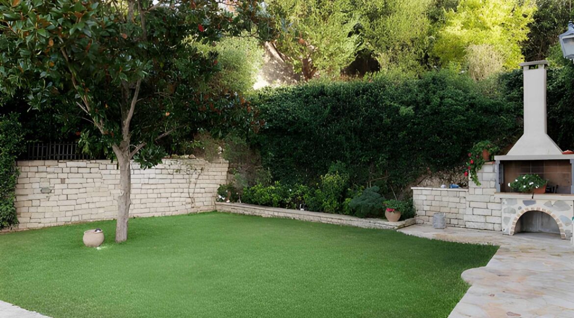 Luxury Villa for Sale in Central Corfu with Panoramic Views 10