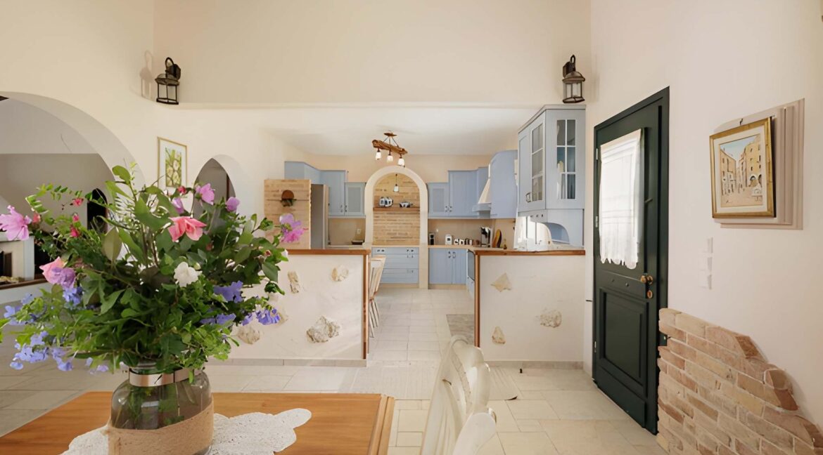 Luxury Villa for Sale in Central Corfu with Panoramic Views 2