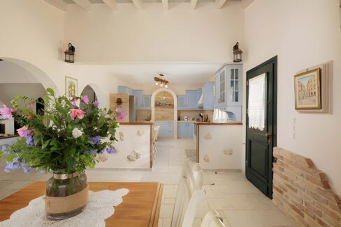 Luxury Villa for Sale in Central Corfu with Panoramic Views 2