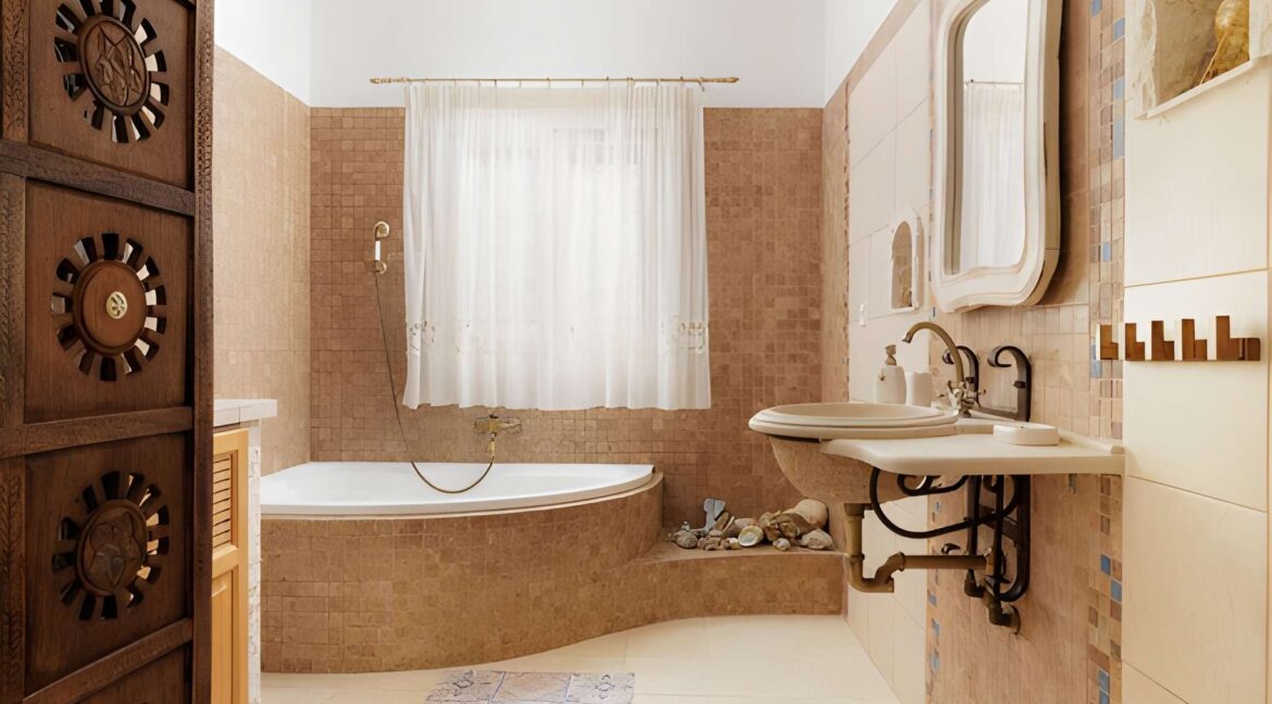 Luxury Villa for Sale in Central Corfu with Panoramic Views 2