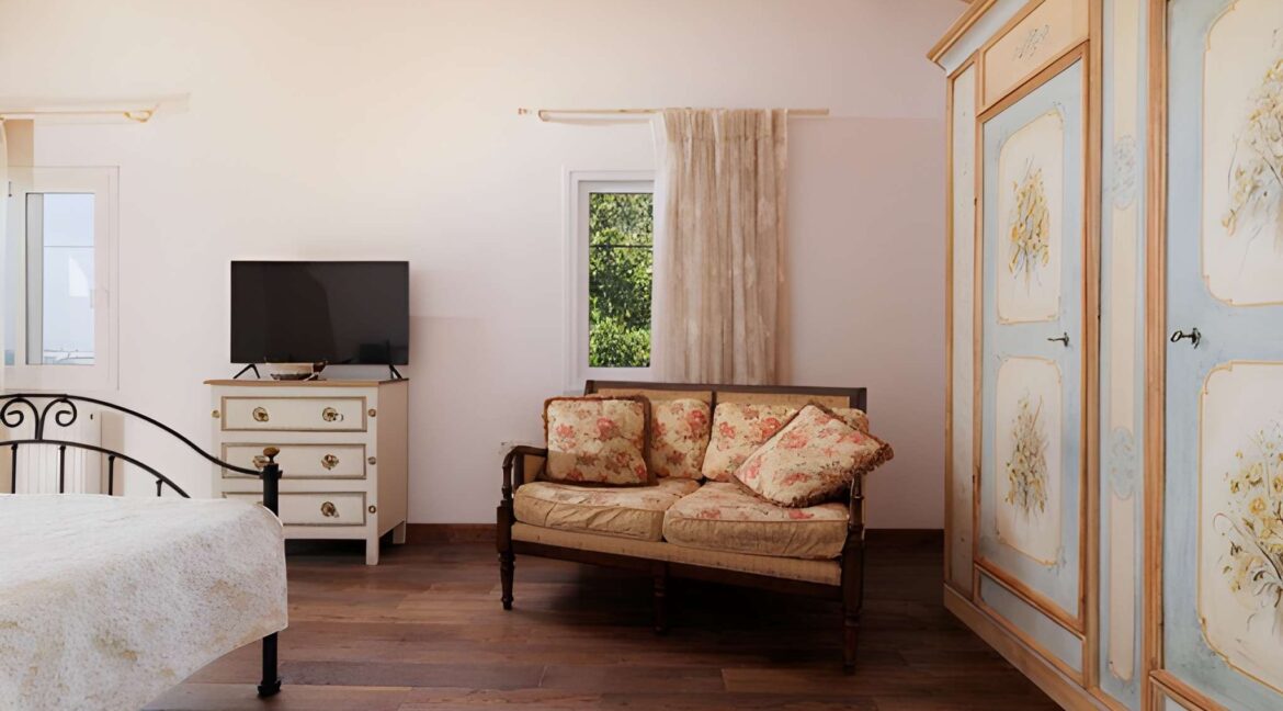 Luxury Villa for Sale in Central Corfu with Panoramic Views 3