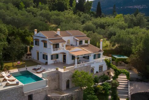 Luxury Villa for Sale in Central Corfu with Panoramic Views 3