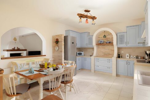 Luxury Villa for Sale in Central Corfu with Panoramic Views 5