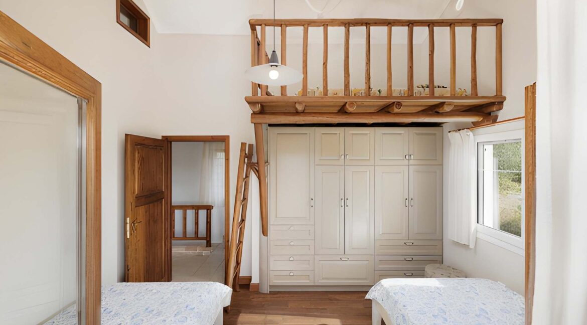 Luxury Villa for Sale in Central Corfu with Panoramic Views 5