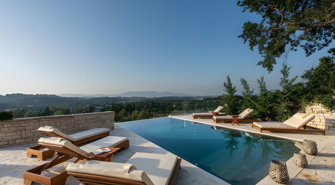 Luxury Villa for Sale in Central Corfu with Panoramic Views 5