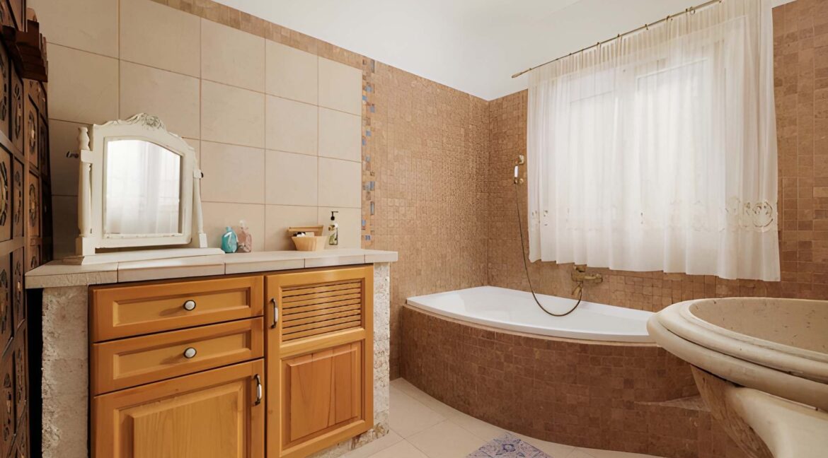 Luxury Villa for Sale in Central Corfu with Panoramic Views 7