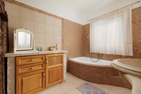 Luxury Villa for Sale in Central Corfu with Panoramic Views 7