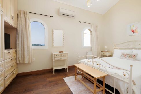 Luxury Villa for Sale in Central Corfu with Panoramic Views 8