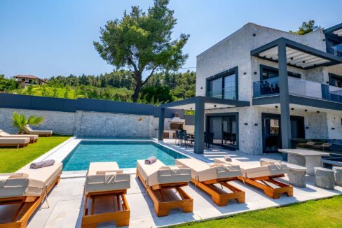 Luxury Villa with Pool for Sale in Polychrono Halkidiki 10
